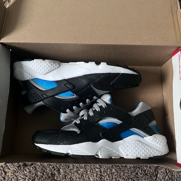 Nike Huarache Runs - Picture 4 of 5